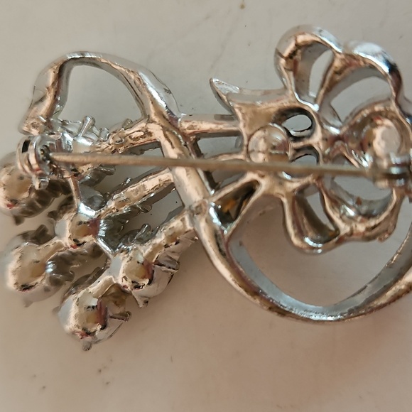 Victorian Style Rhinestone & Silvertone Brooch - Picture 5 of 5